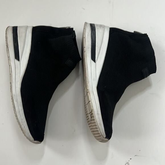 MARC FISHER MUSCLING WEDGE BLACK FABRIC SLIP ON SNEAKERS SIZE 8M - Picture 2 of 5